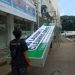 Cetak Neon Box di Makassar Putra Grafika