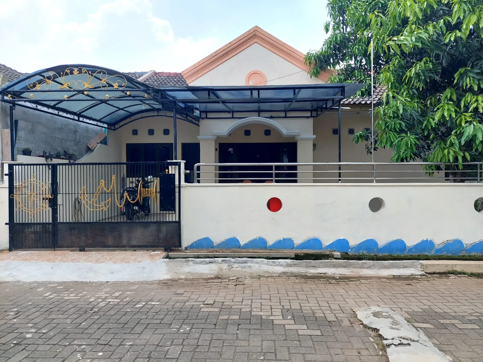 DIJUAL RUMAH DI KOMPLEKS PERSADA CIMPAEUN, TAPOS – DEPOK LT. 213M. LB. 170M. HARGA 1,5 MILYAR